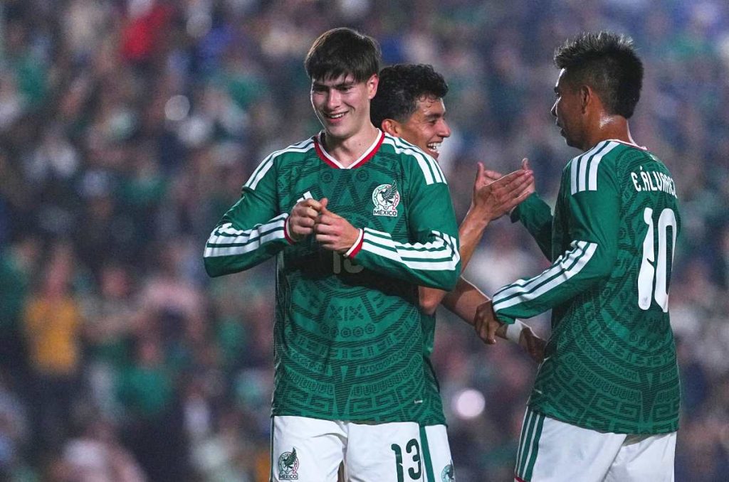 Chicharito y Hormiga: año mundialista y debut goleador 1