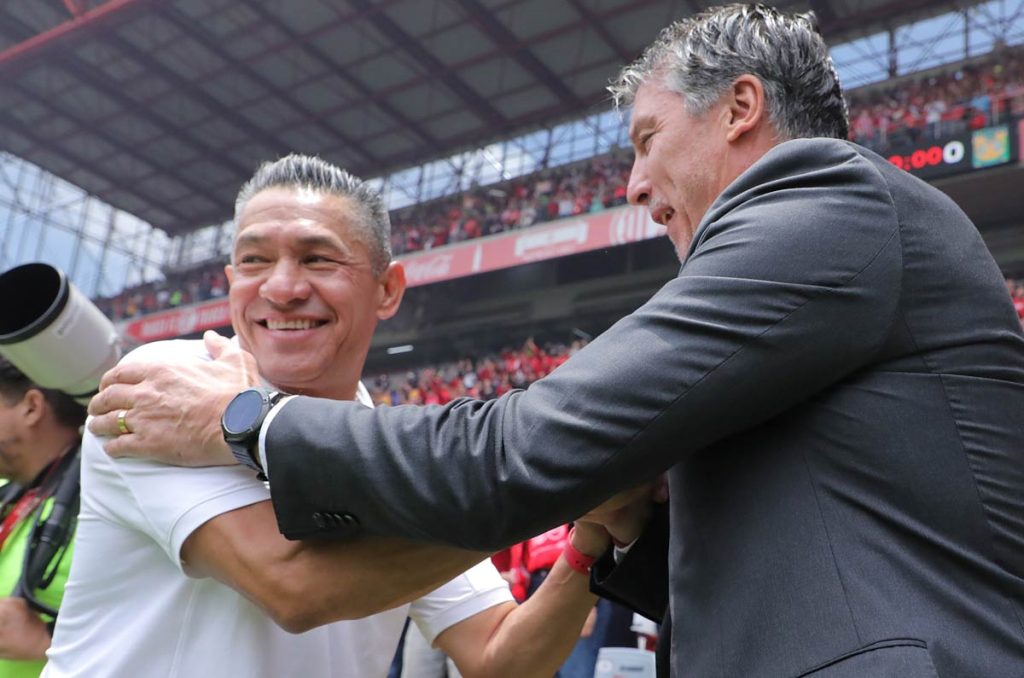 Siboldi podría sustituir a Nacho Ambriz en León