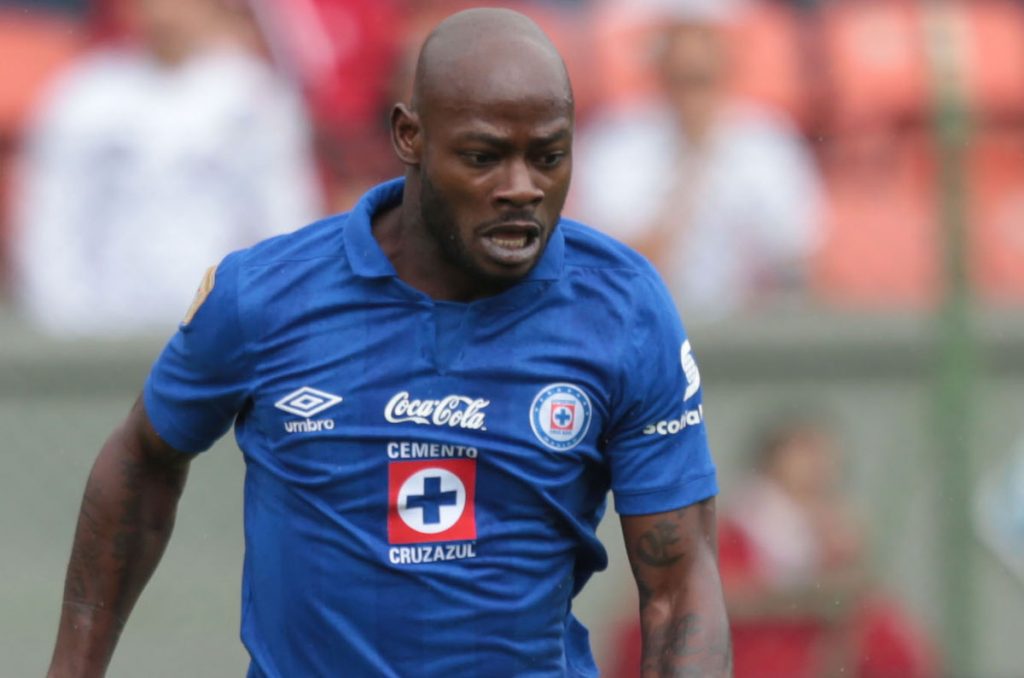Achille Emana, uno de los africanos que jugó para Cruz Azul