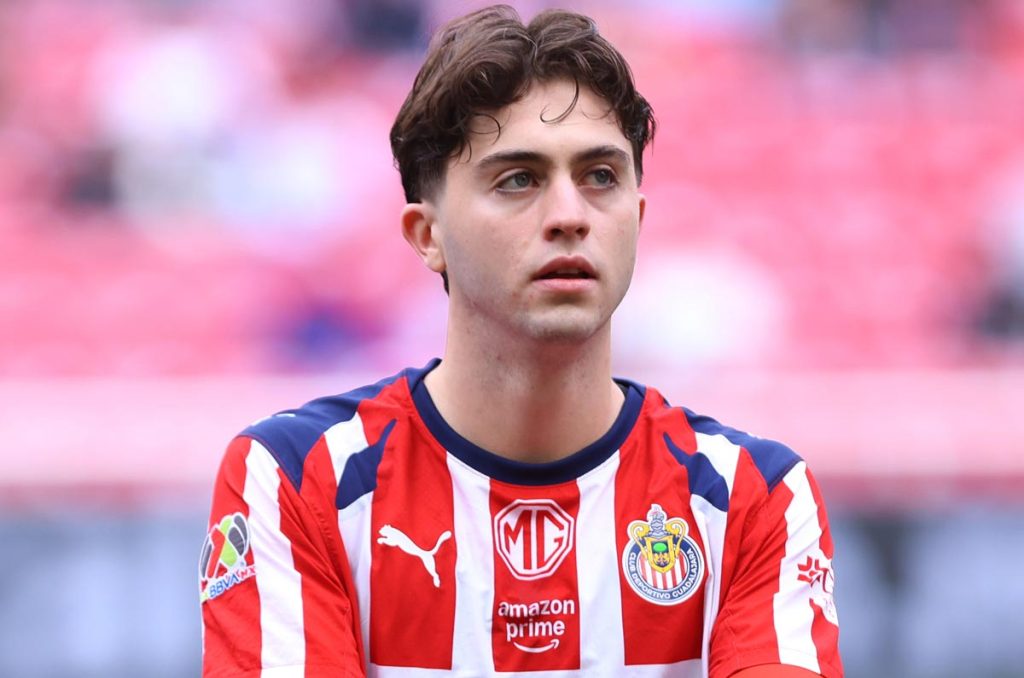 Brian Gutiérrez, futbolista de las Chivas de Guadalajara