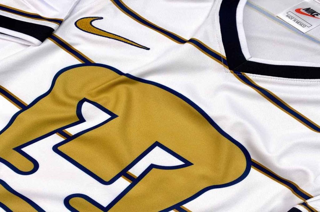 Los aficionados recuerdan con cariño los jerseys de los 90 con Pumas