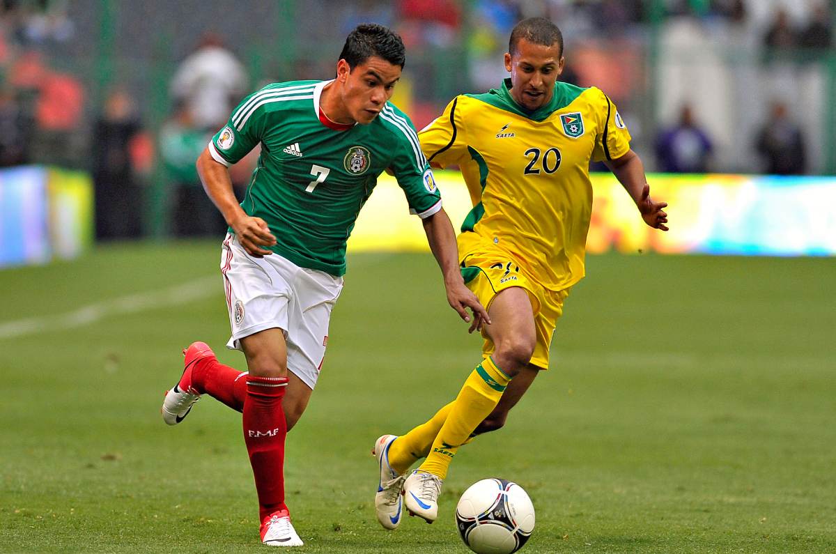 ¿No sienten la playera? Pablo Barrera explota contra naturalizados