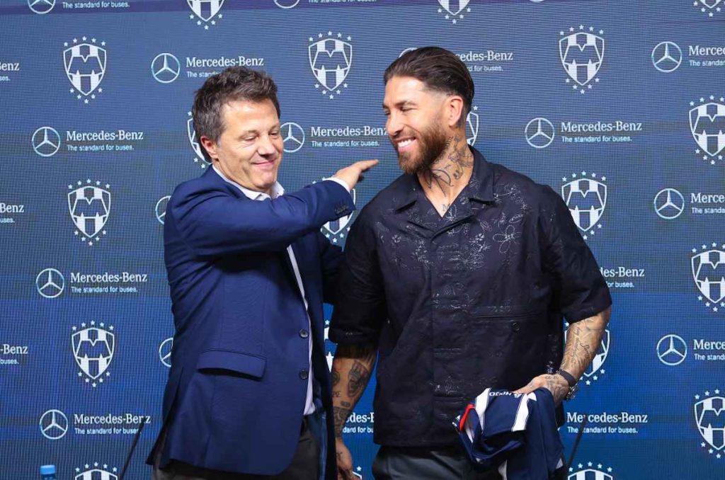 Tato Noriega y Sergio Ramos durante su presentación con Rayados de Monterrey