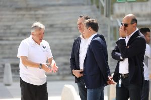 Afición mete presión a Rayados en el Barrial