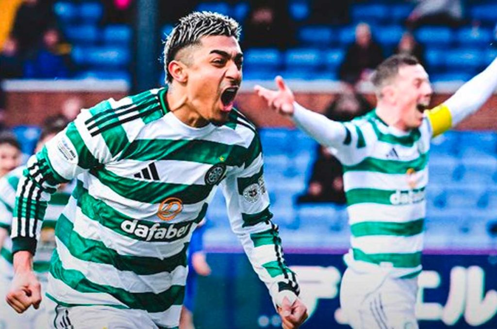 Celtic de Escocia está estudiando la compra de Julián Araujo