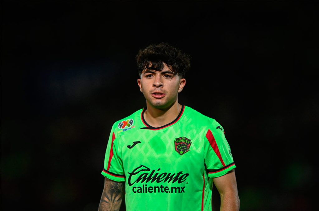 Denzell García firmó una renovación de contrato con Juárez