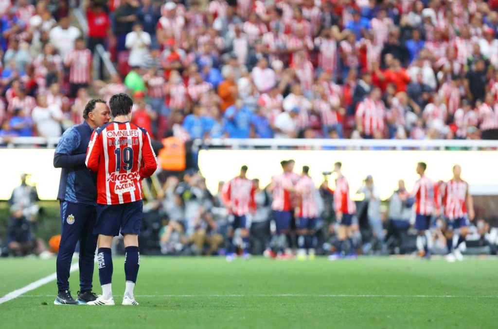 Chivas: De pedir extranjeros y salida de Milito, a líderes con la ‘bendición” de solo mexicanos 0