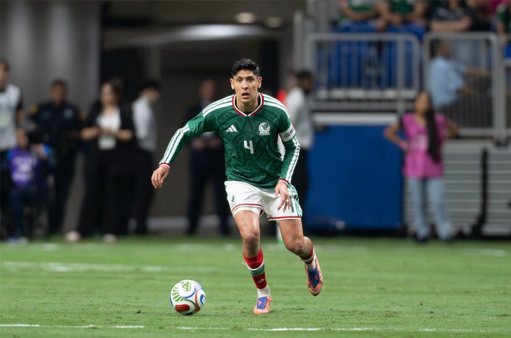 Edson Álvarez es el futbolista de la Selección Mexicana que mejor salario tiene en este 2026