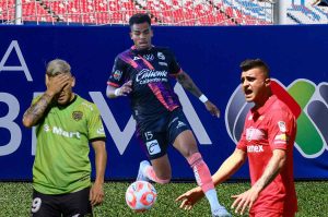 Futbolistas suspendidos por agredir árbitros en Liga MX