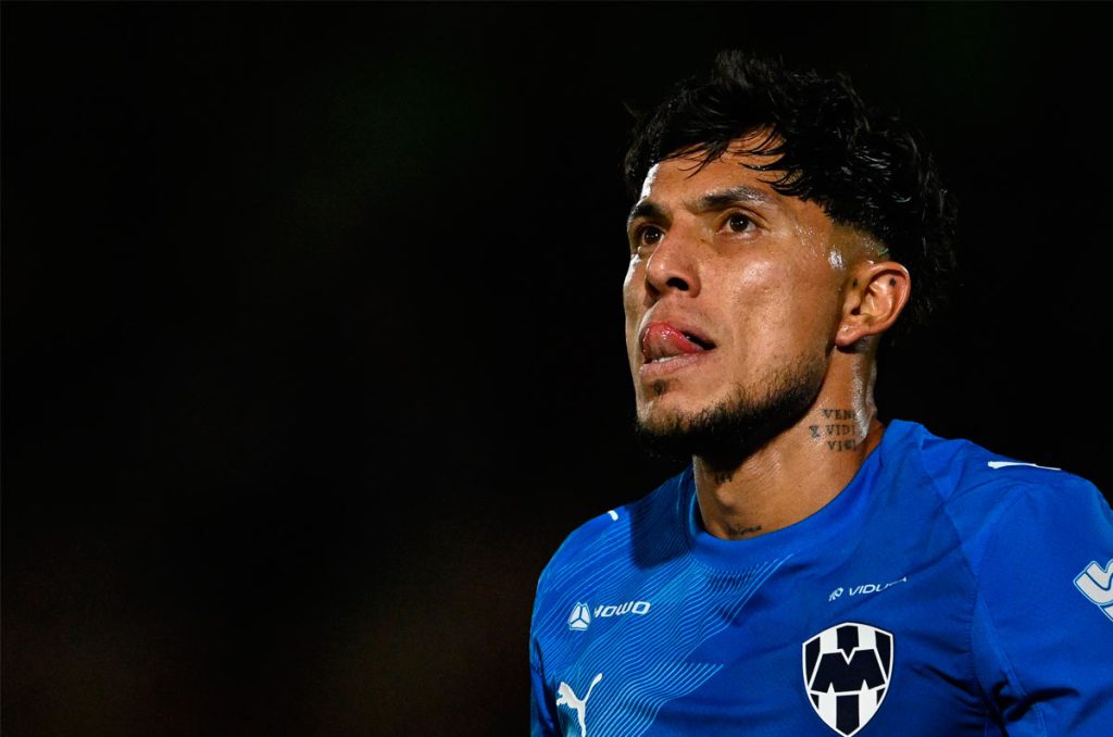 Carlos Salcedo se enfrascó en discusión con Gato Ortiz