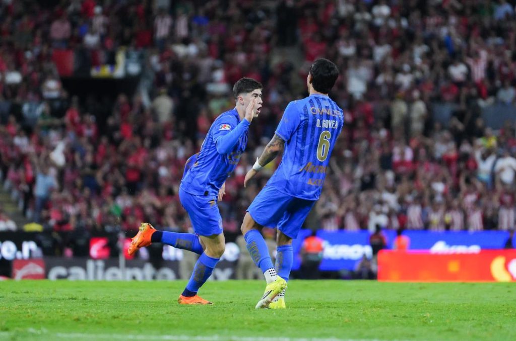 Borussia Dortmund busca futbolista de Chivas 0