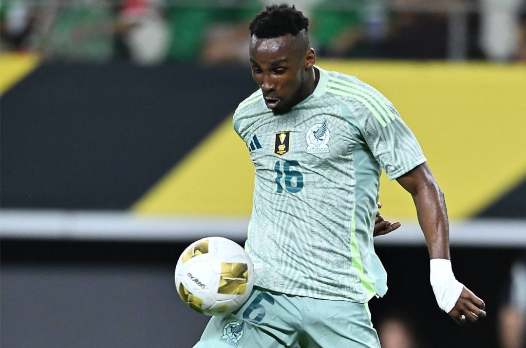 Julián Quiñones buscará convencer a Javier Aguirre para estar en el Mundial 2026