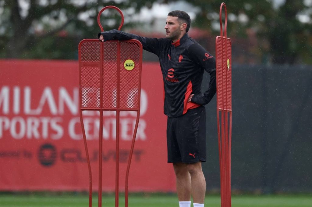 El futuro de Santiago Giménez parece apuntar hacia la Premier League
