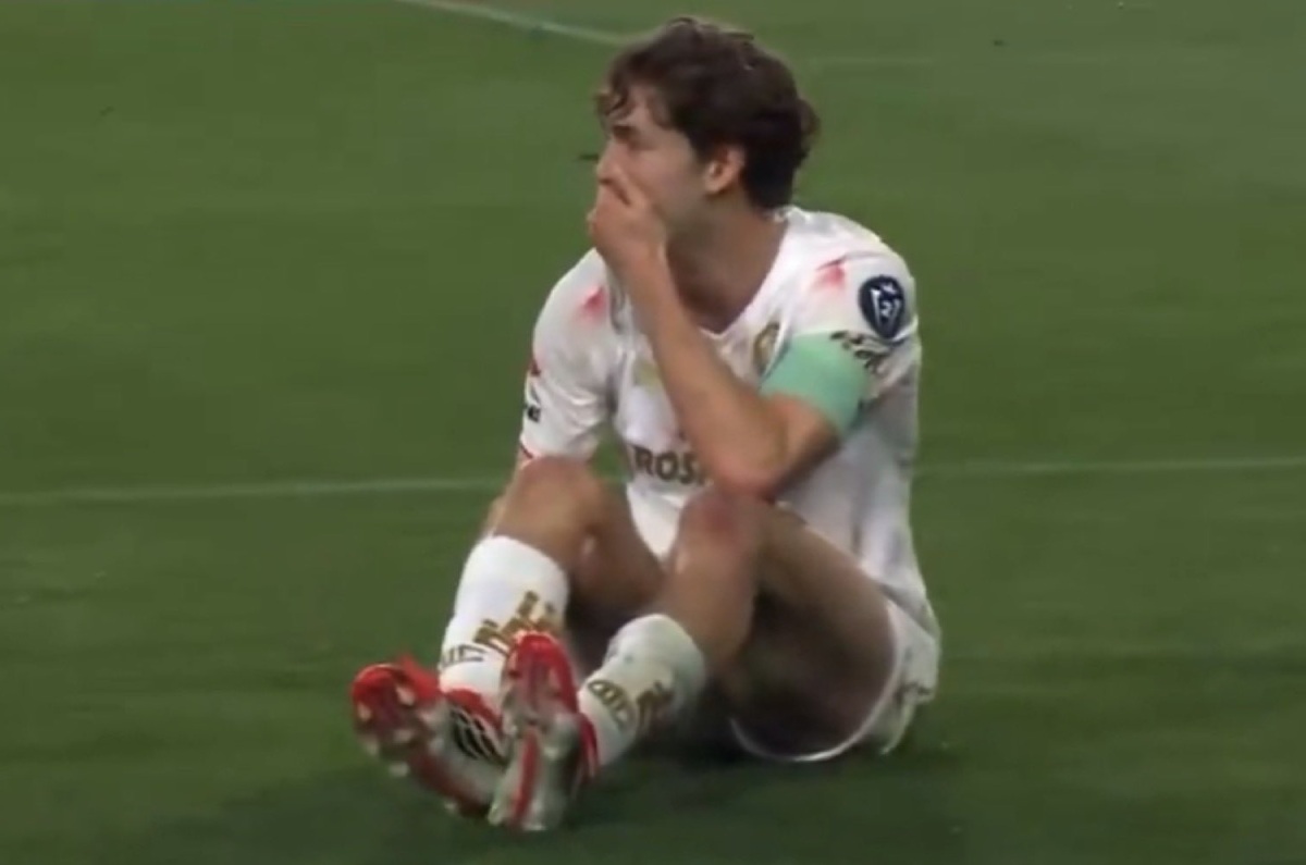 Marcel Ruiz sintió algo en su rótula y enciende alarmas del Tri