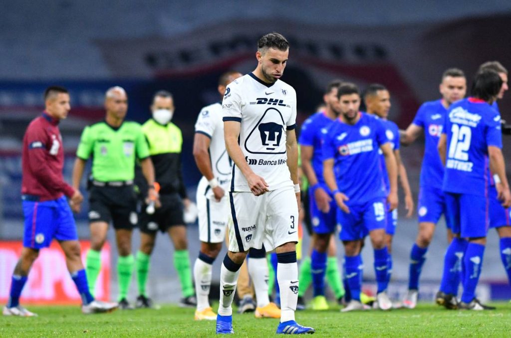 Salieron por la puerta de atrás de Chivas y su refugio fue Pumas 6