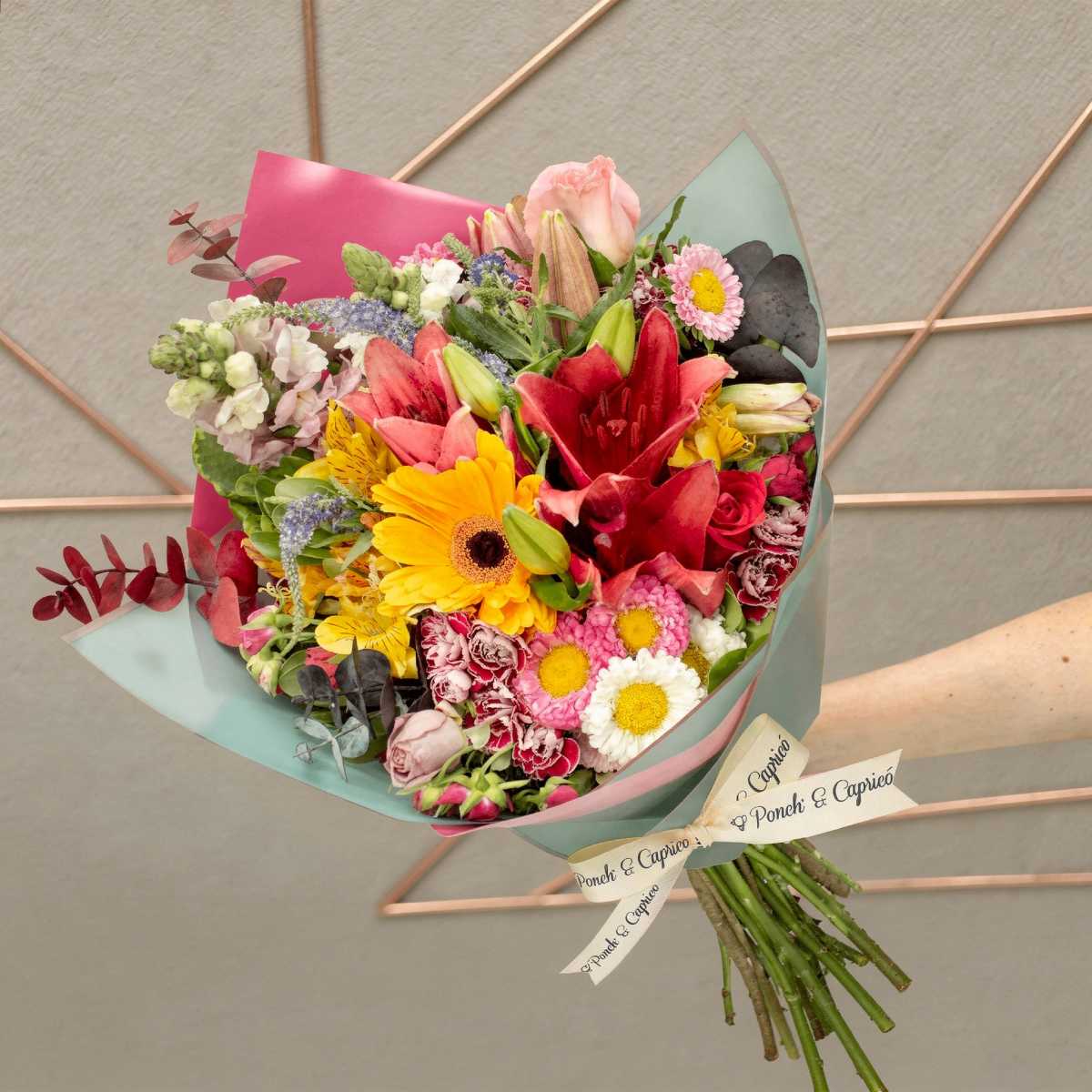 ponch-y-caprico-arreglos-florales-rosas