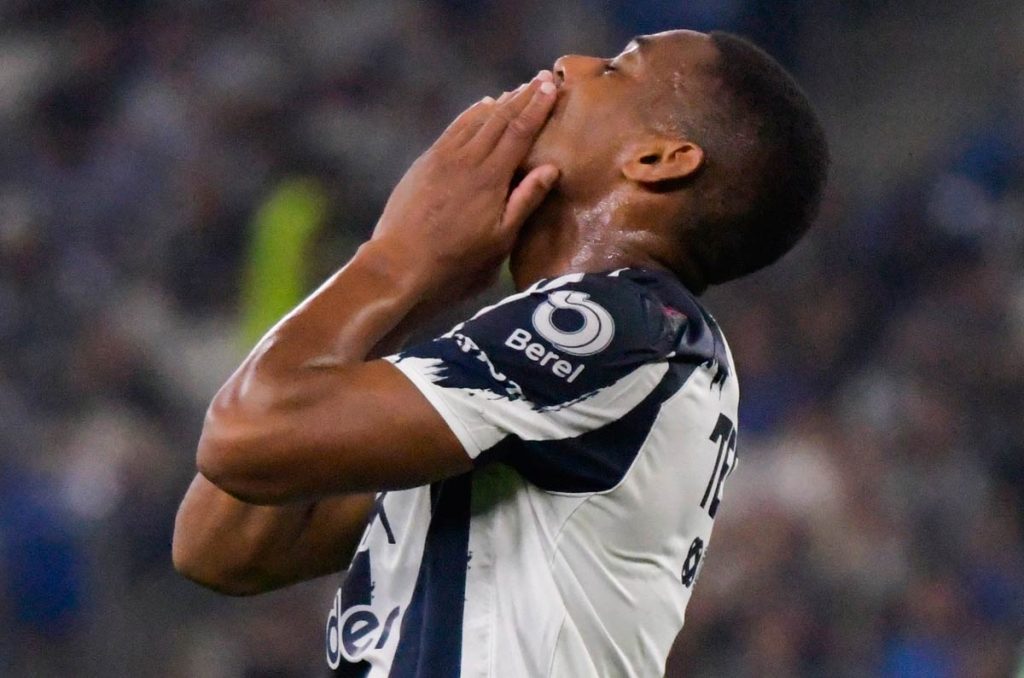 Anthony Martial sigue viviendo una pesadilla en Rayados de Monterrey