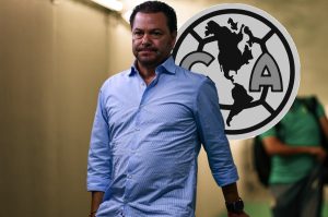 Equipo de Liga MX coquetea con Santiago Baños