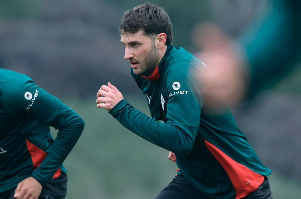 Santi Giménez requiere de entrar en ritmo goleador lo antes posible