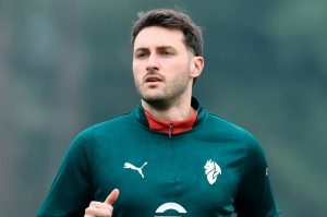 Santiago Giménez regresa con Milan, ¿Cuándo fue su último gol?