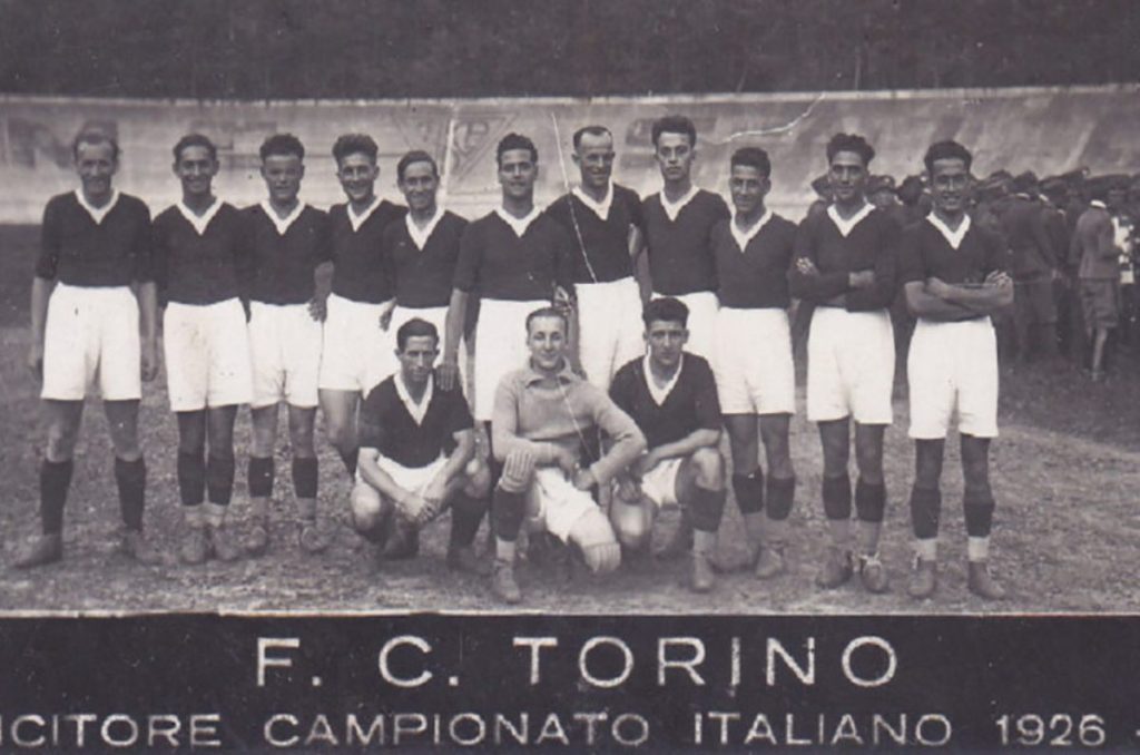 Las veces que el futbol quitó un título sobre la mesa 0