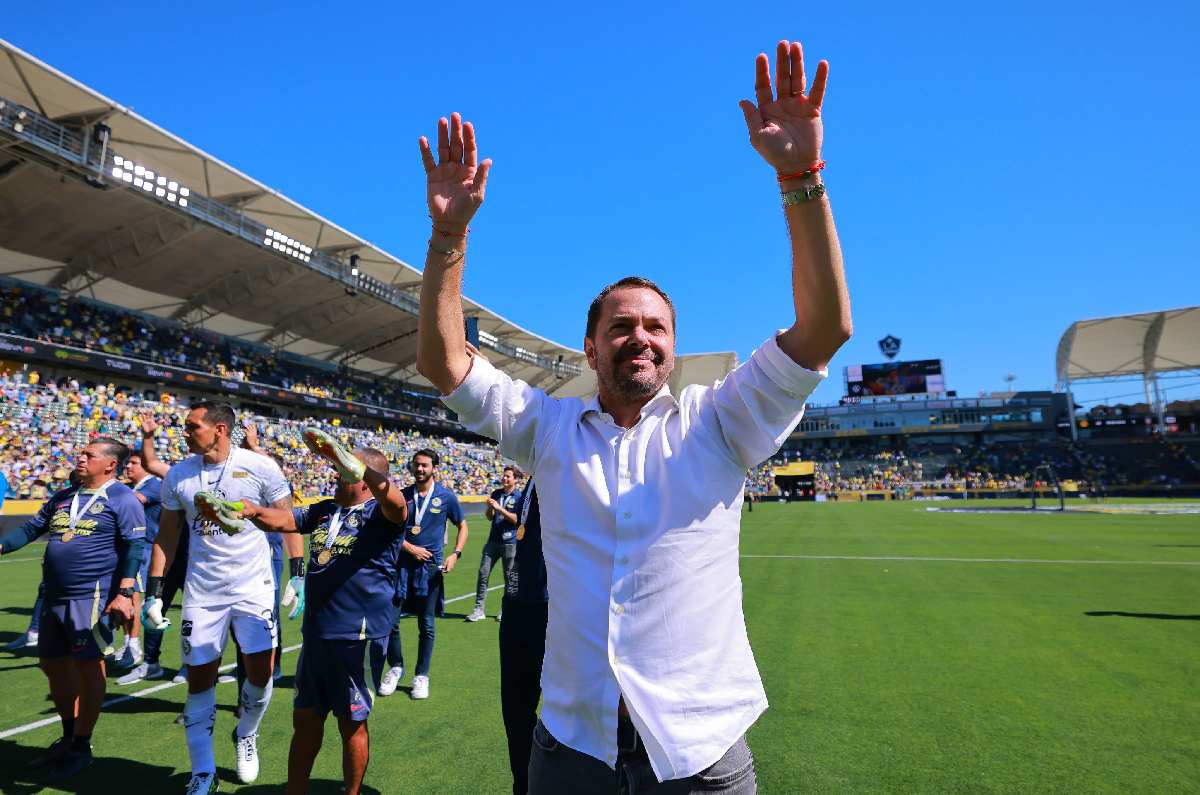 América decide el futuro de Santiago Baños