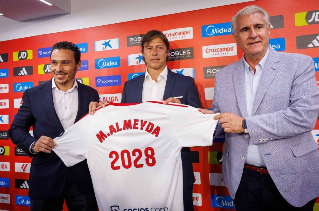Antonio Cordón durante la presentación de Matías Almeyda en Sevilla