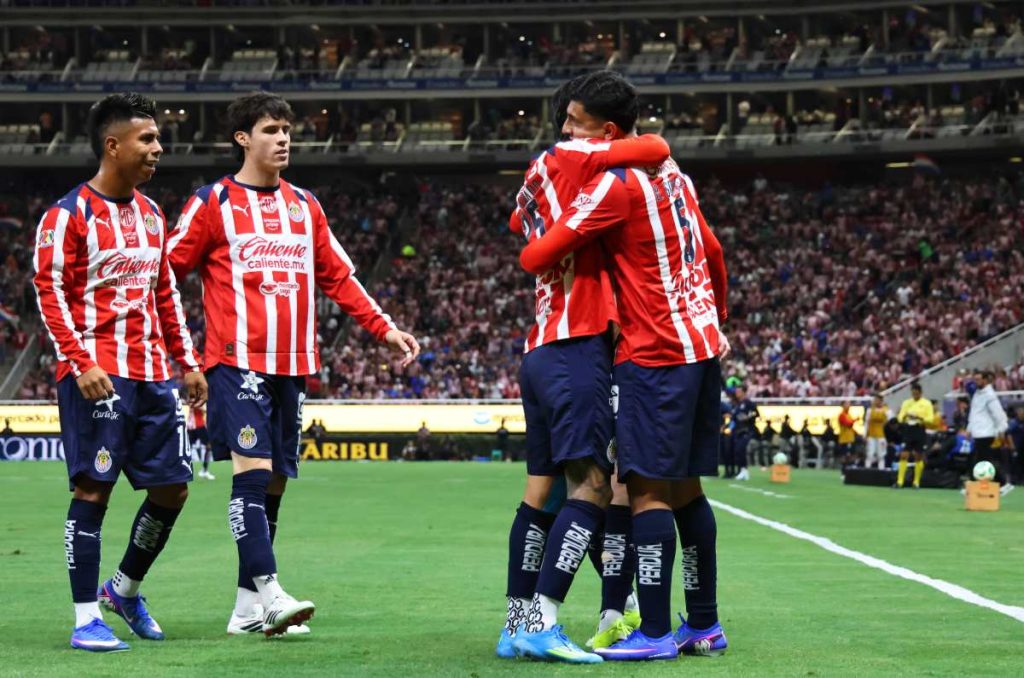 Chivas rompe récord de victorias en torneos cortos