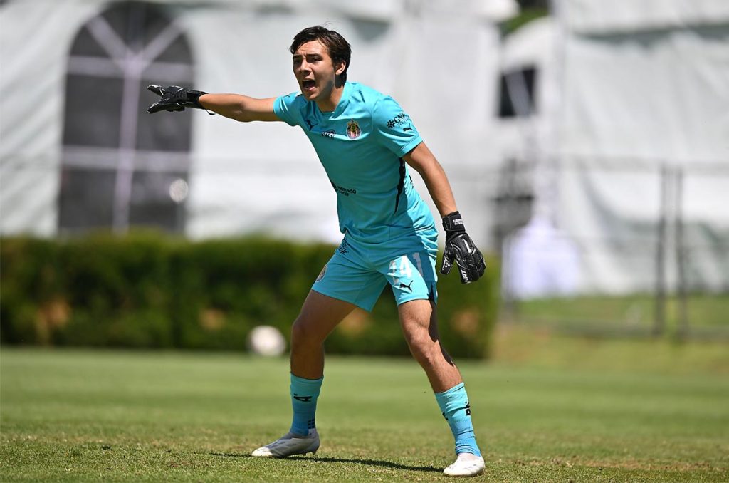 Cristo Navarrete, canterano de Chivas e hijo de Armando Navarrete