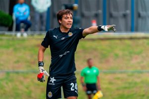 Su papá jugó en América y Atlas, pero está brillando en Chivas