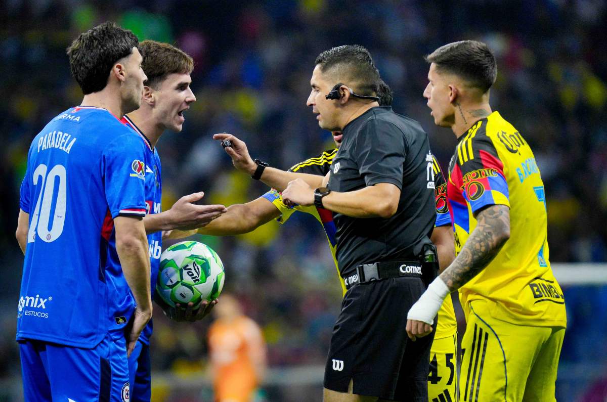 Cruz Azul reporta problemas en vestidores del Estadio Azteca