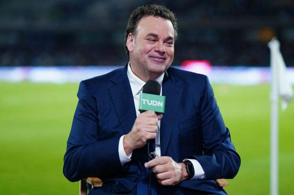 “Usted fue como un padre para mí”, Faitelson a José Ramón Fernández
