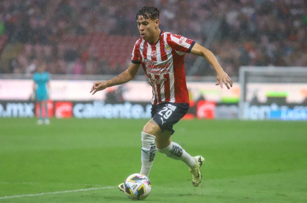 Los últimos futbolistas que fracasaron en Chivas 3