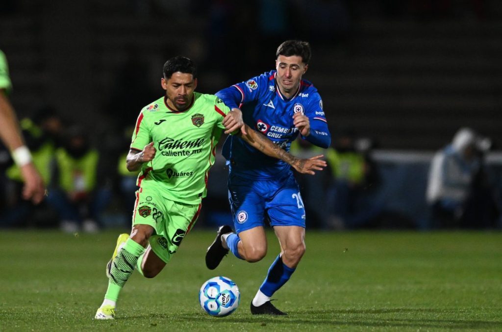 ¿Javier Aquino regresa a Cruz Azul? Fue visto en La Noria 0