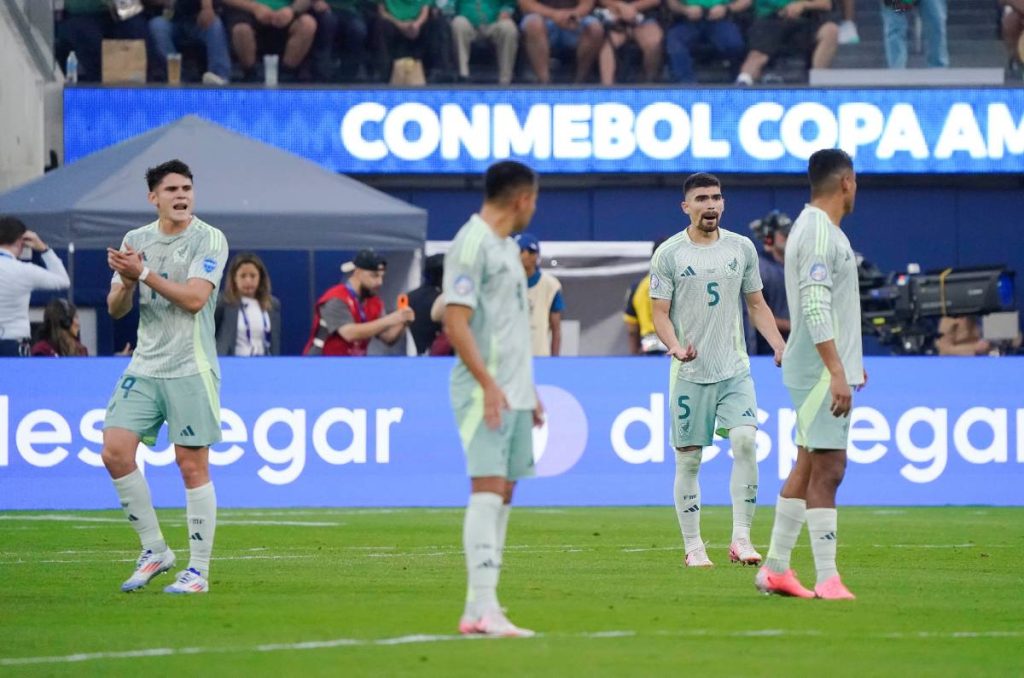 César Montes y Johan Vázquez, murallas mexicanas rumbo al Mundial 1