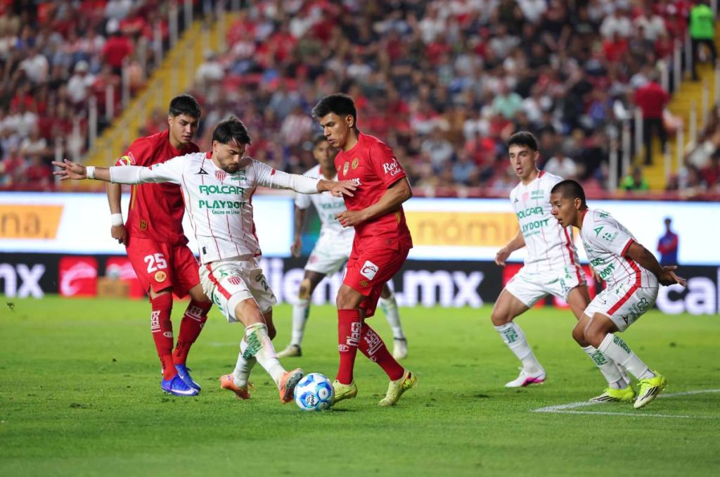 La extraña lesión de Julián Carranza, futbolista de Necaxa 0