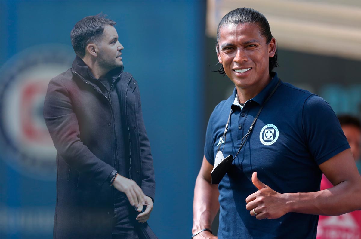 ¡Larcamón, fuera! Joel Huiqui tomaría dirección técnica de Cruz Azul