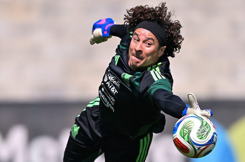 La derrota lo borró: Ochoa sigue sin jugar 0
