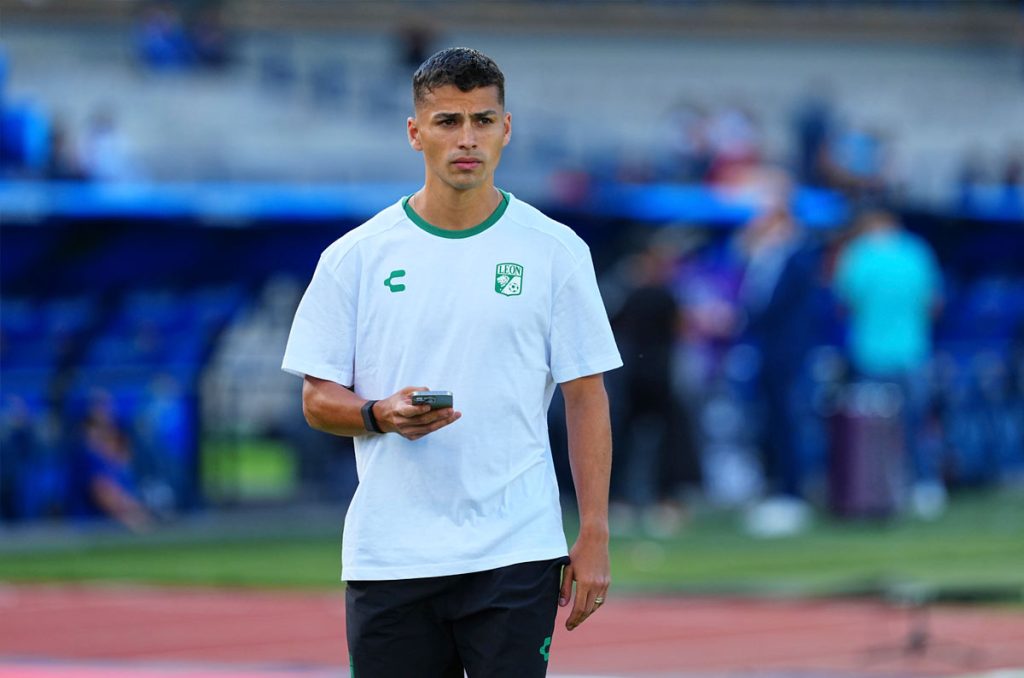 Paolo Medina no ha logrado figurar en el León