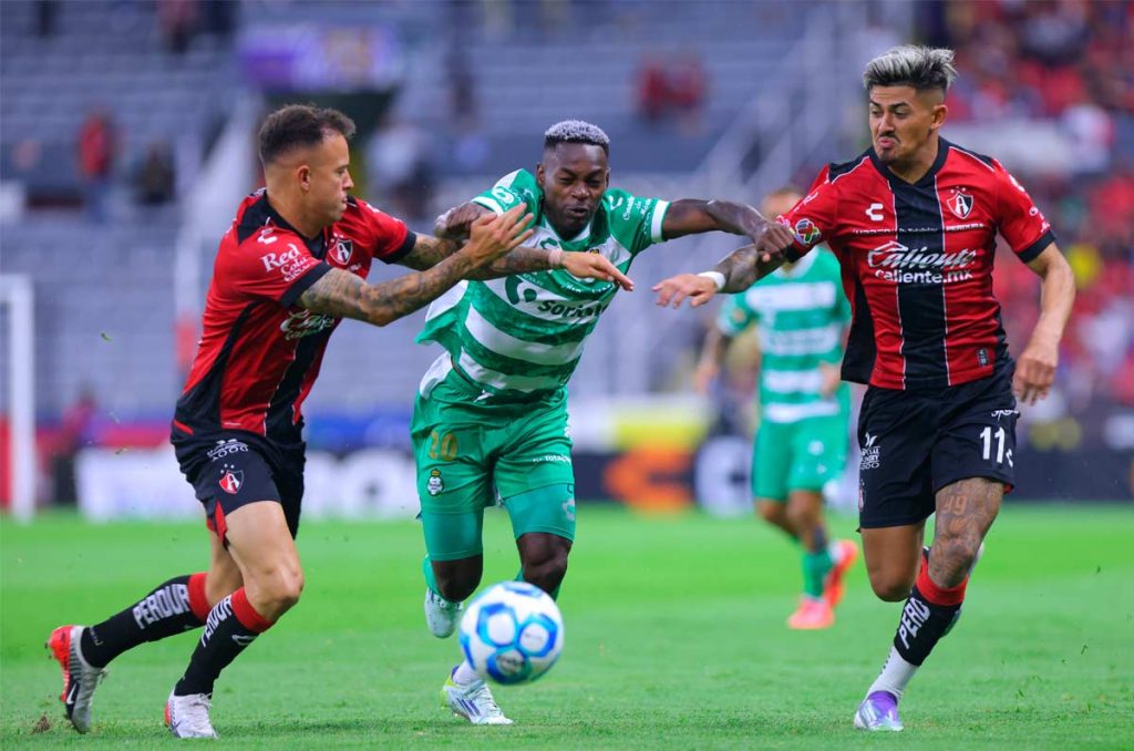 Santos Laguna puede hacerse con algunos jugadores de Atlas antes de su venta