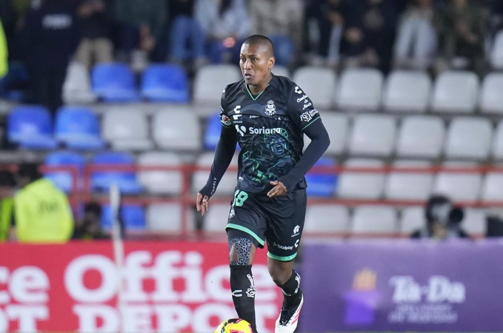 Pedro Aquino podría volver a Santos Laguna para el torneo Apertura 2026