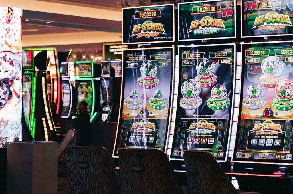 Cómo influyen las supersticiones en la toma de decisiones en línea