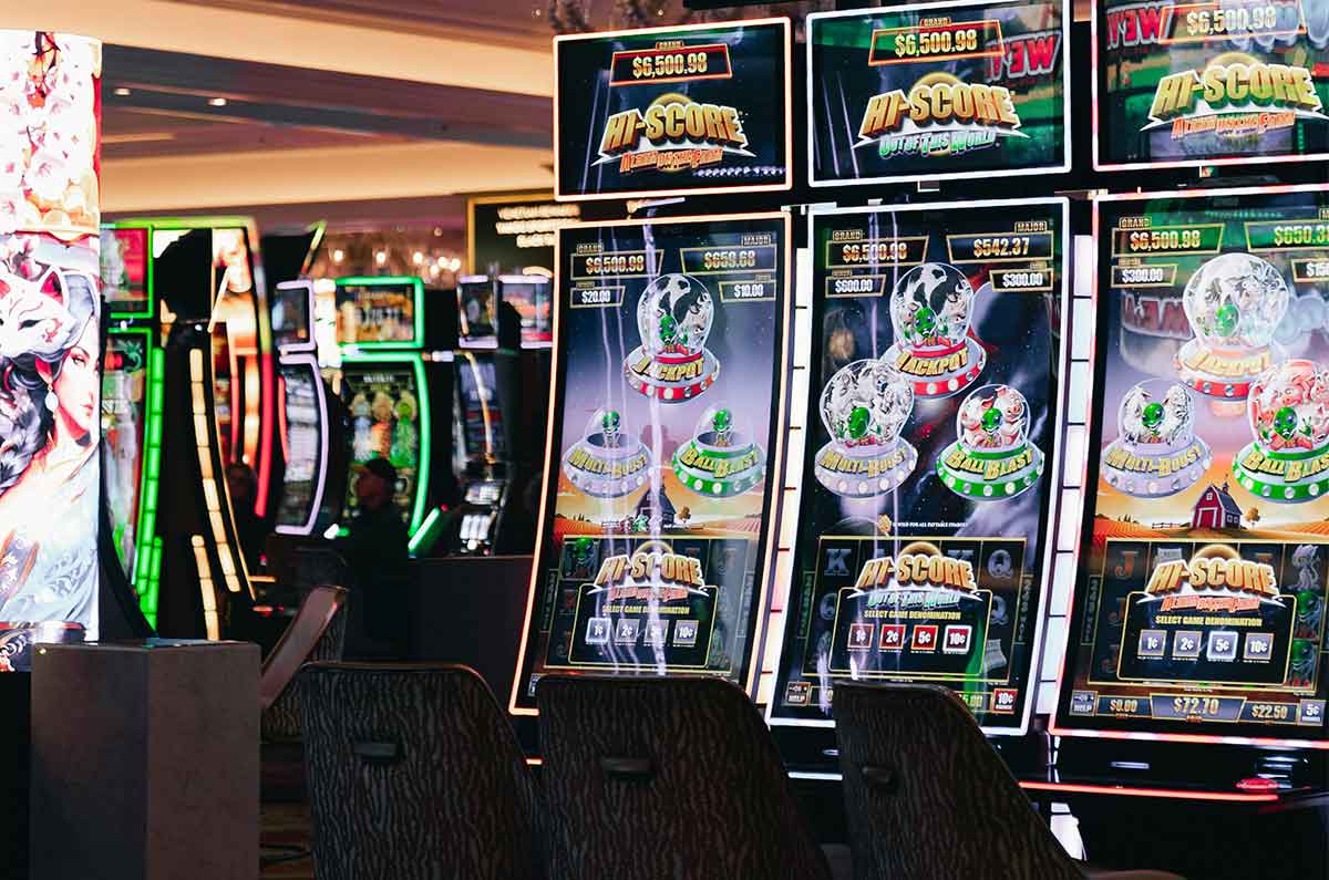 Cómo influyen las supersticiones en la toma de decisiones en línea