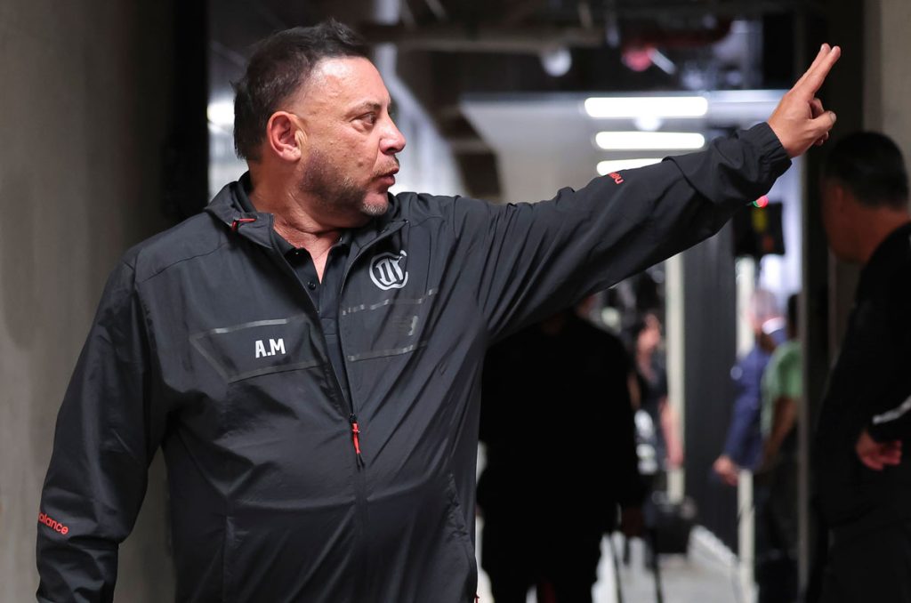 Turco Mohamed, cada vez más fuera de Toluca