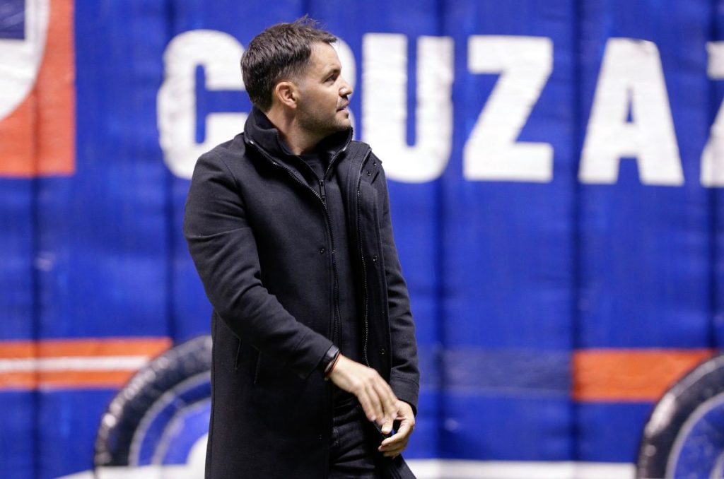 Nicolás Larcamón, obligado a levantar una copa con Cruz Azul