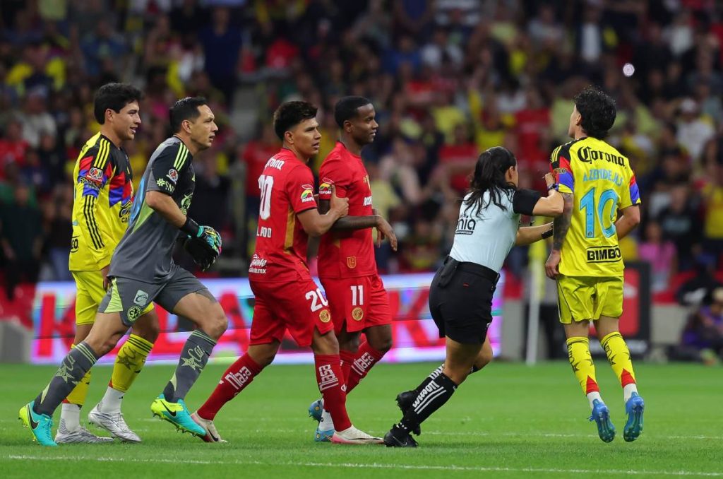 Así fue la pelea de Helinho y Henry 0