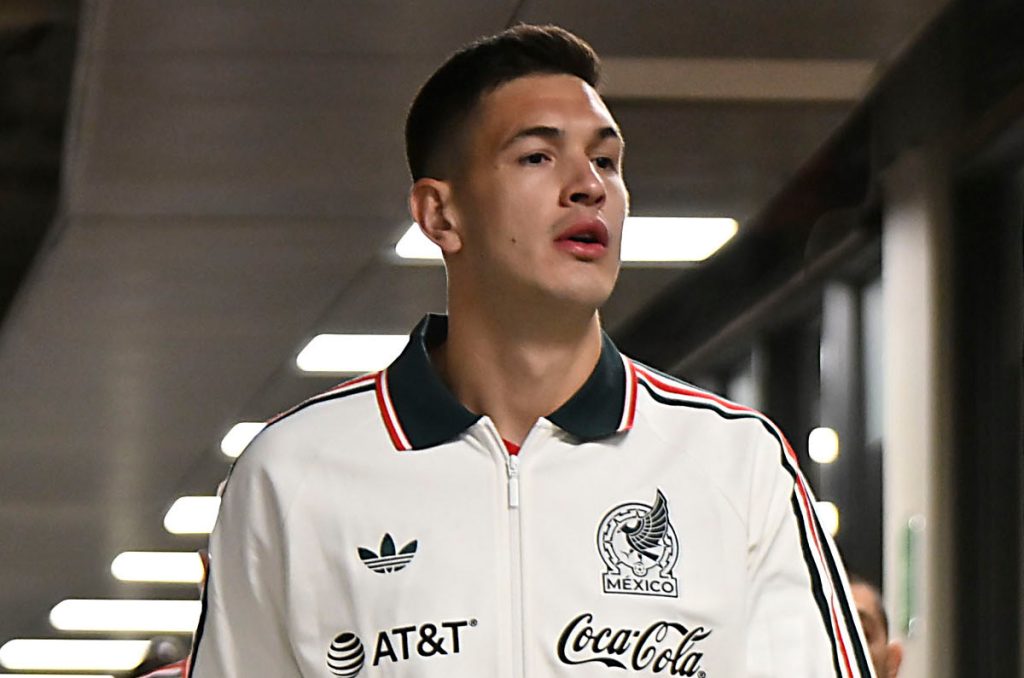 César Montes podría quedarse fuera de la Copa del Mundo 2026 con la Selección Mexicana