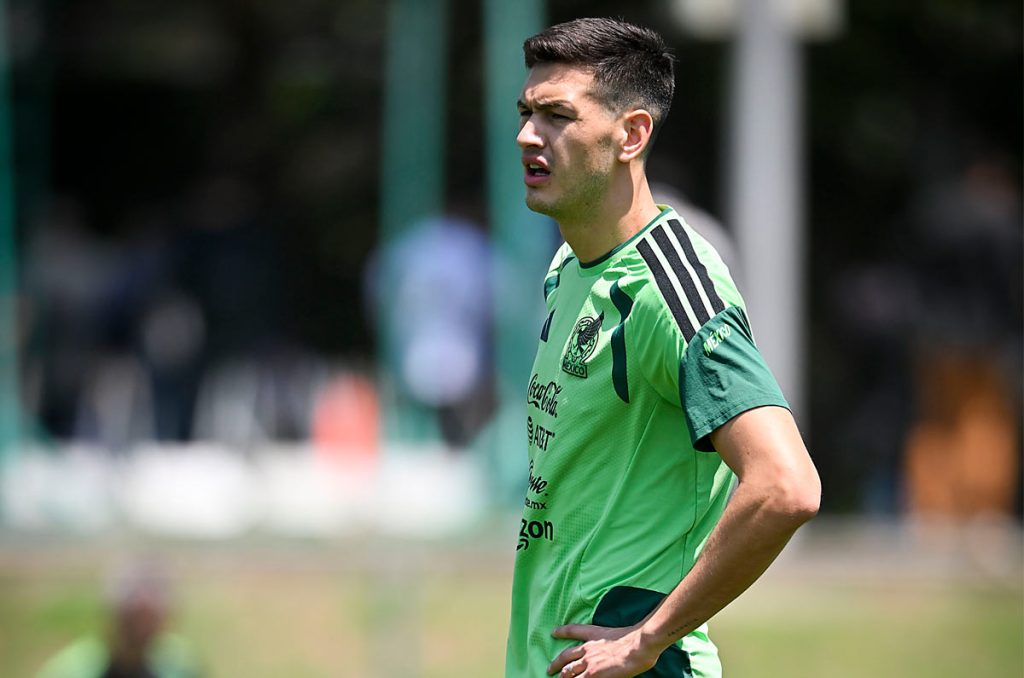 César Montes podría quedar fuera del Mundial 2026