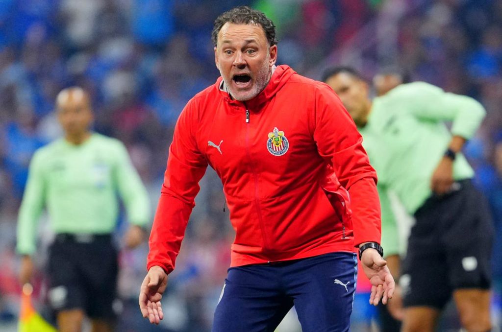 Defensa y Justicia quiere llevarse a Gabriel Milito de Chivas