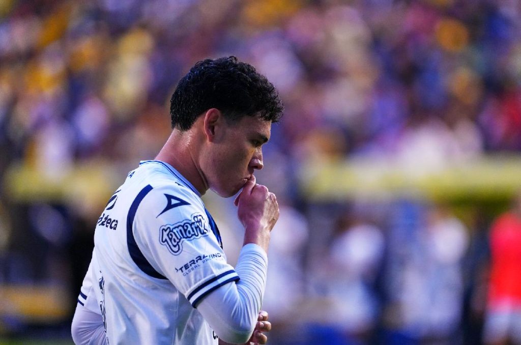 Luis Gabriel Rey, defensa que pertenece a Chivas